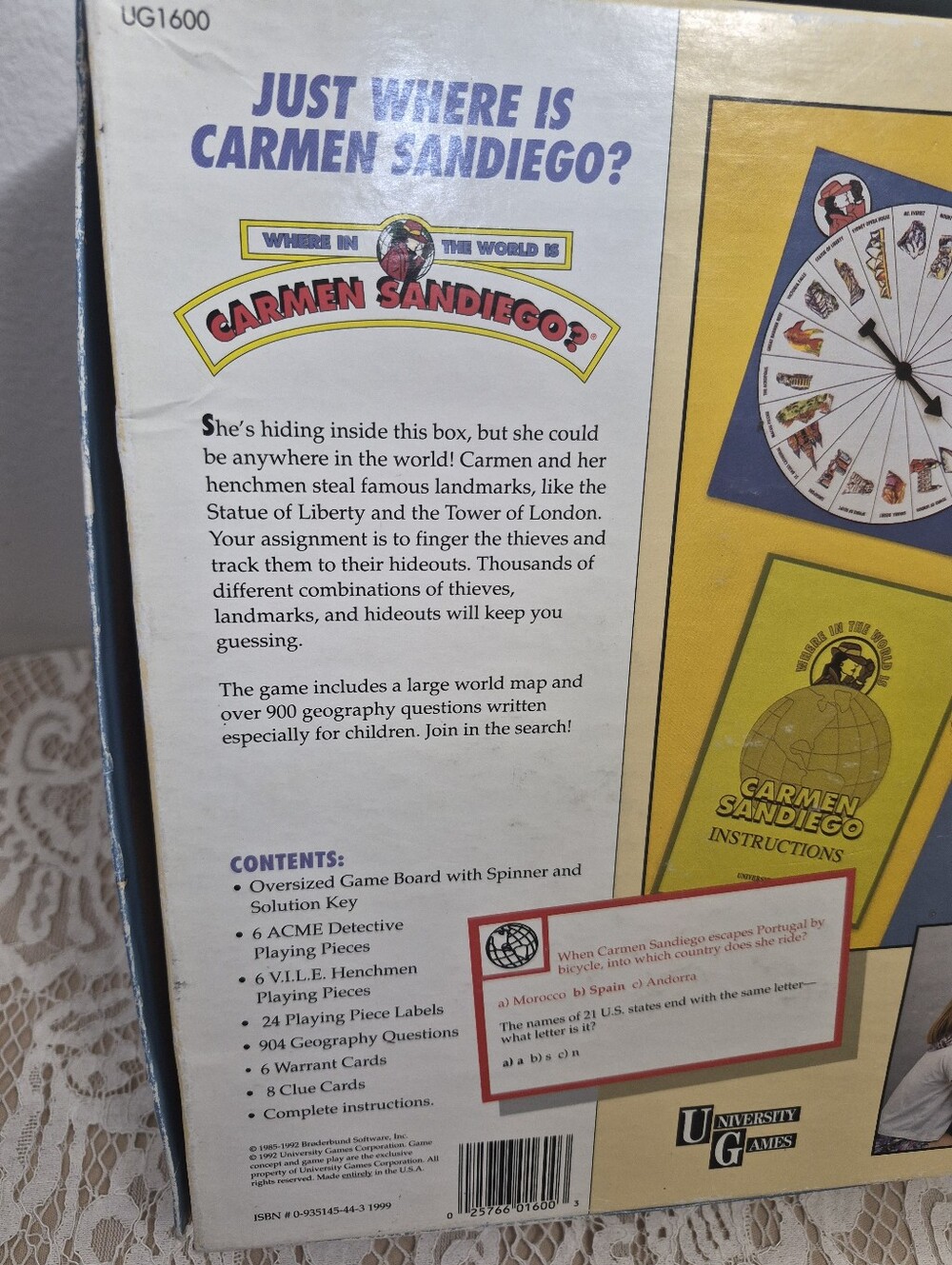 Carmen Sandiego Board Game - Picture 3 of 6